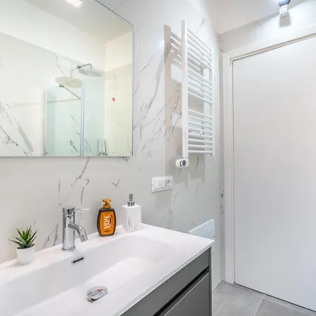 Kuzu Apts - Center - Wifi Ac Tv * Cagliari