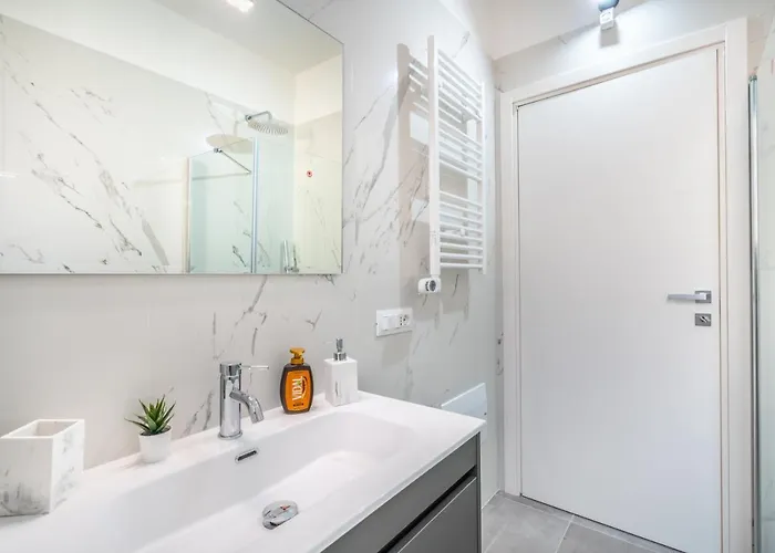 Kuzu Apts - Center - Wifi Ac Tv * カリアリ